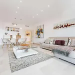Hoyo19 10 Views Luxury Apartment *